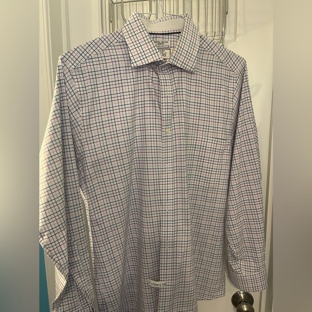 Jos A. Bank dress shirt brr cool Slim Fit!